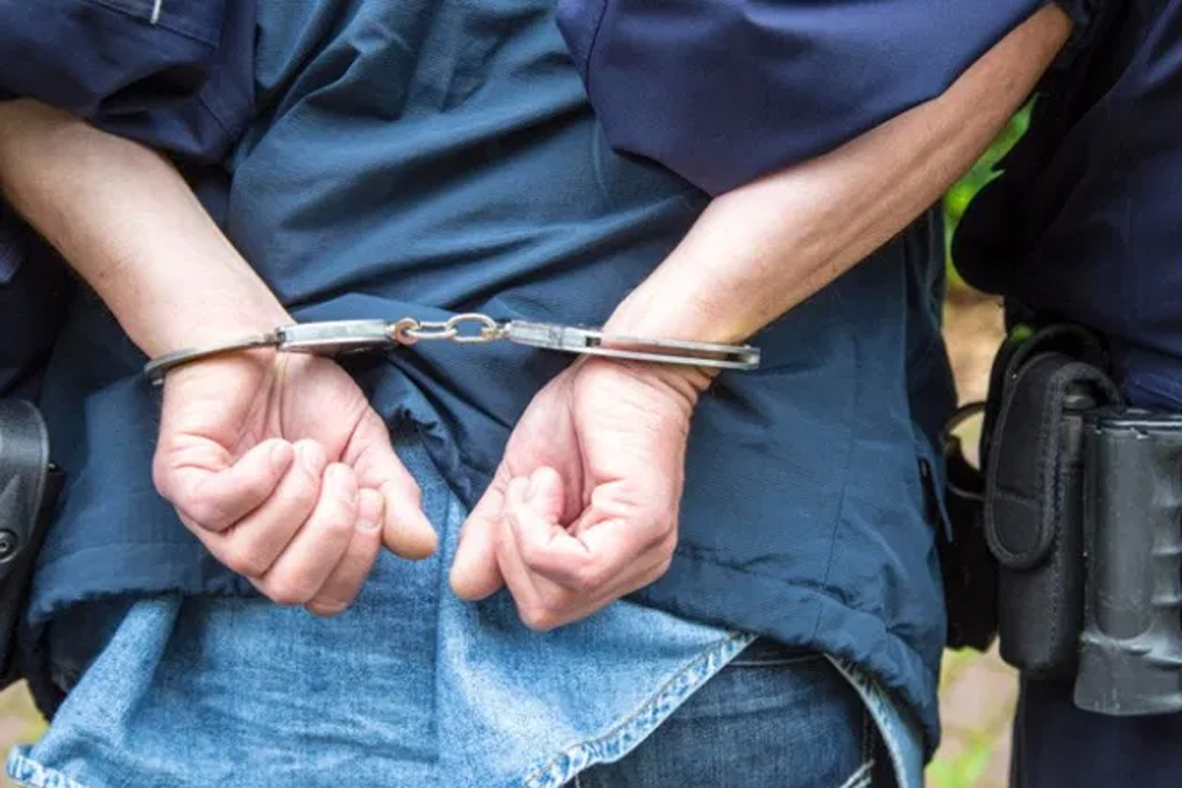 Detingut in fraganti per un mosso d’esquadra fora de serve