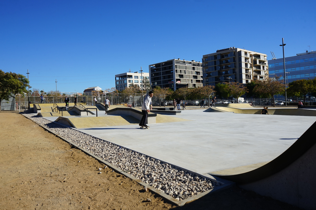 Oberta la nova pista de skate del parc de la Fontsanta