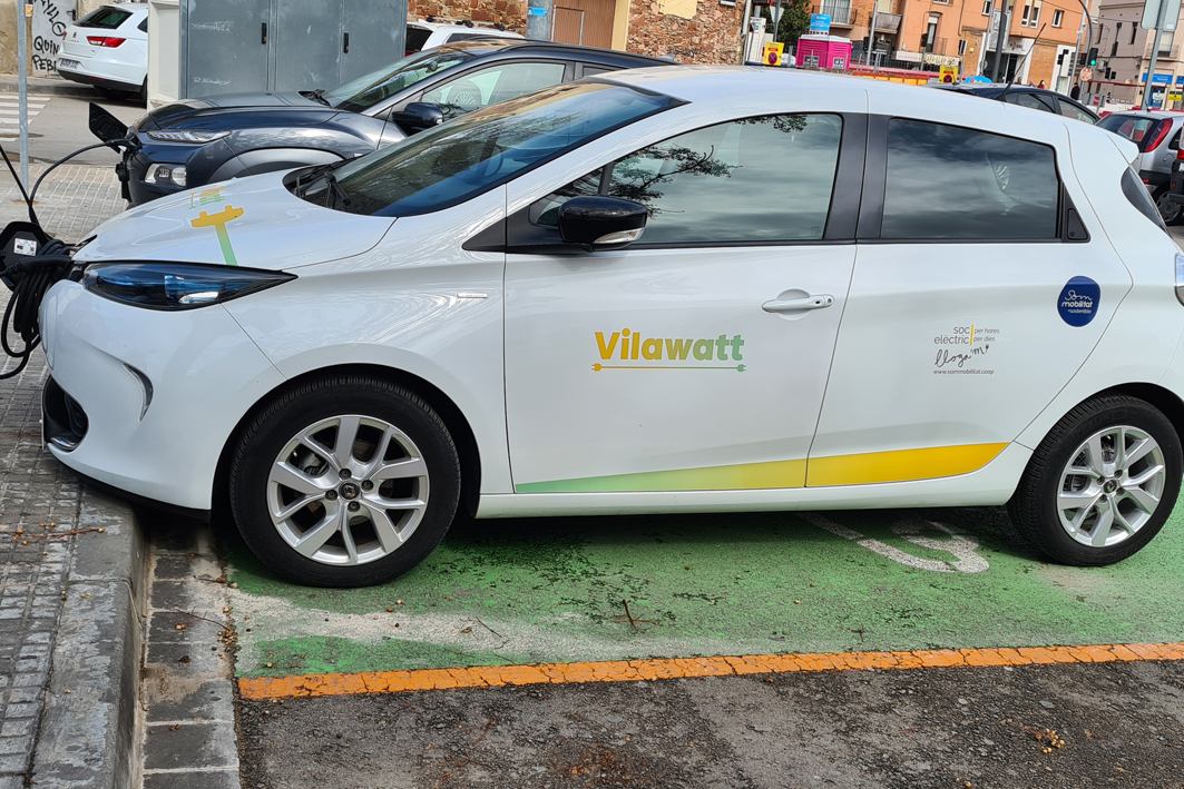 Viladecans estrena un nou servei de vehicle elèctric compartit