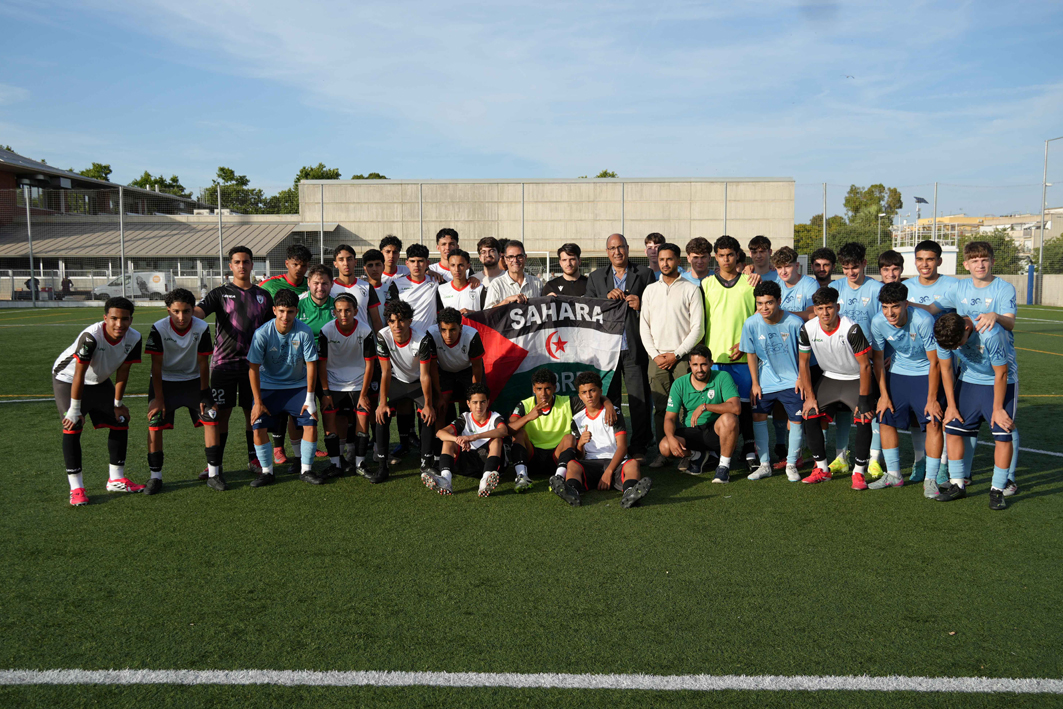 Viladecans dona visibilitat al poble sahrauí amb una caminada solidària i futbol internacional