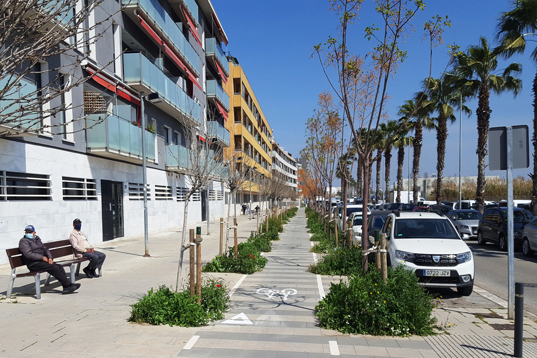 Viladecans vesteix de primavera els arbres urbans