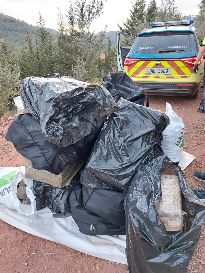 Detenen dos homes a la Palma de Cervelló amb una furgoneta que transportava 1.000 quilos d'haixix