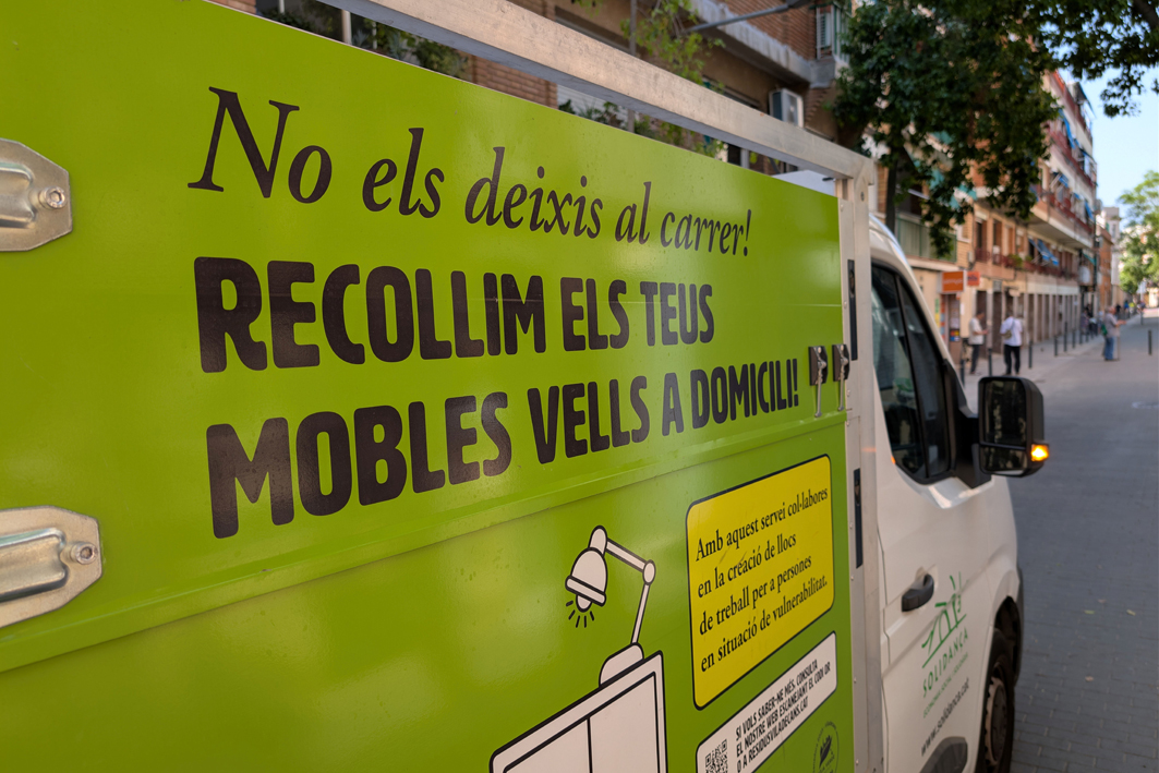 El servei a domicili aconsegueix recollir el 73,5% dels mobles vells en el seu primer any de funcionament