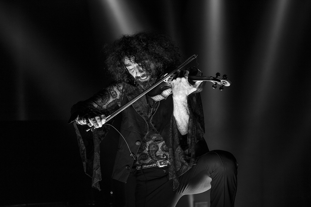 ARA MALIKIAN, “53 DIUMENGES” I EL BALLET NACIONAL